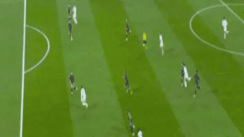 耐克阿迪成点球赢家：小蜘蛛视角引发千万关注揭秘